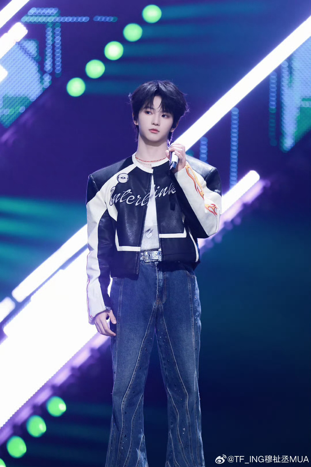 穆祉丞累得大喊邓佳鑫童禹坤哈哈哈哈哈哈哈穆祉丞在密室累到出现了喊兄弟名场面，但是