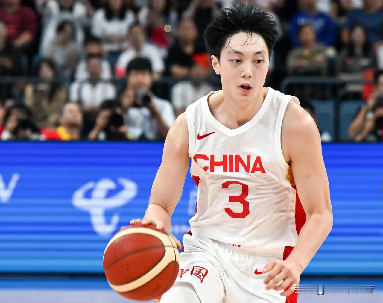 假如胡明轩和廖三宁换成张宁和徐杰两人该多好？
今天是亚洲杯小组赛中国男篮的首场比