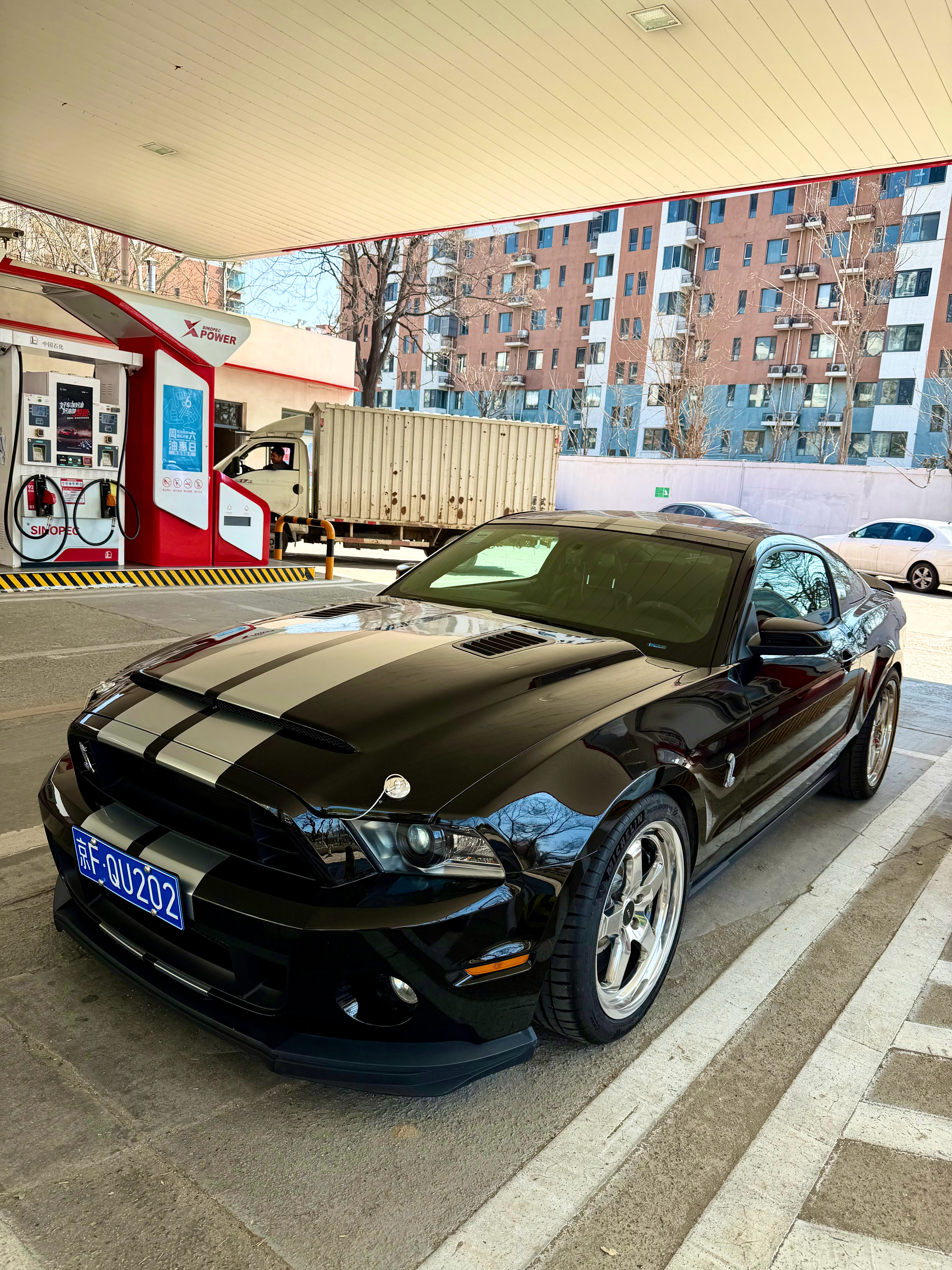 如何在幸福的国度体会战乱的痛苦：开一台V8 5.4 机械增压百公里30L油耗的G