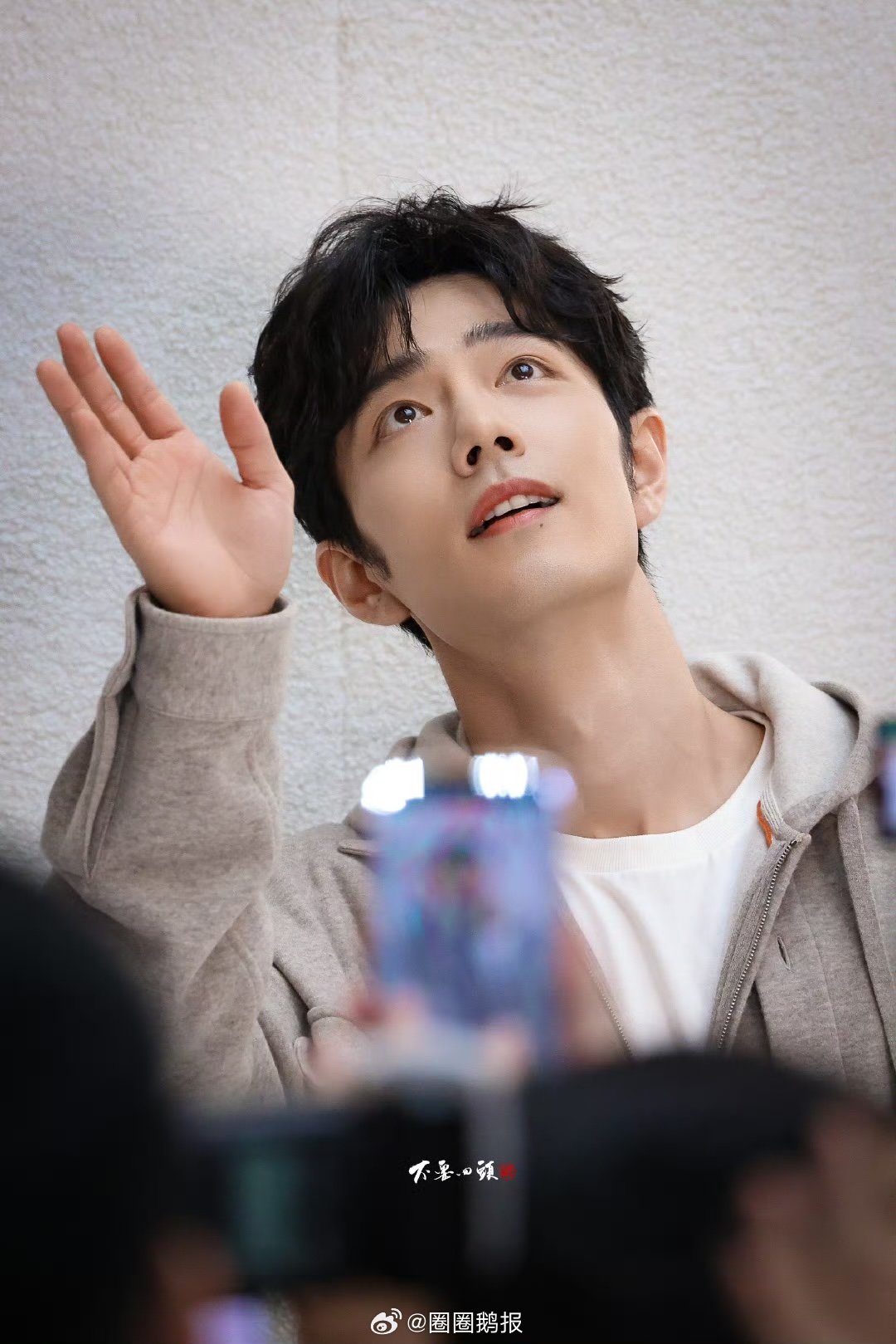 肖战这才是真空降肖战没有预热宣传，都这么高人气 