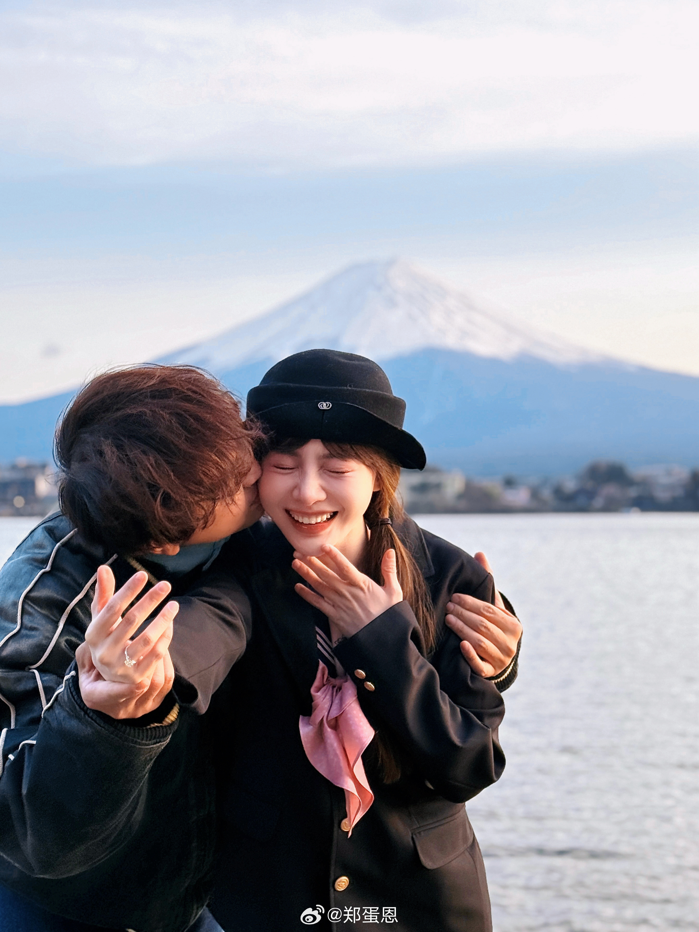 🏔️“我在富士山下被求婚啦。”💍（我还在懵圈中哈哈哈……真的有点没想到）他在