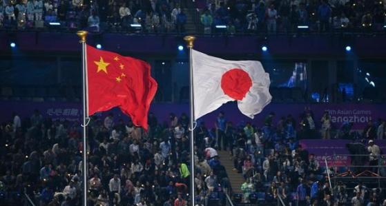 中国解放台湾，日本有很大可能会动手，一是日本想借此解脱二战后的束缚，二是借助美国