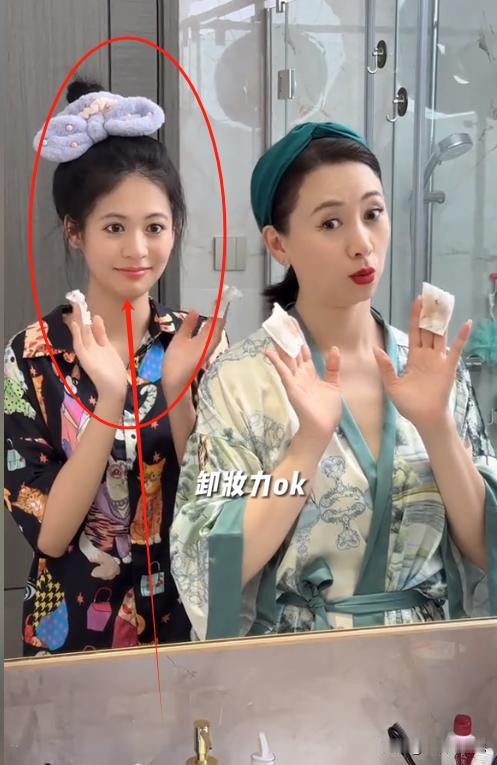 要我说，翁虹的女儿不出道，那真是给小沈阳和佟大为的女儿让路了。

往往毕业季来临