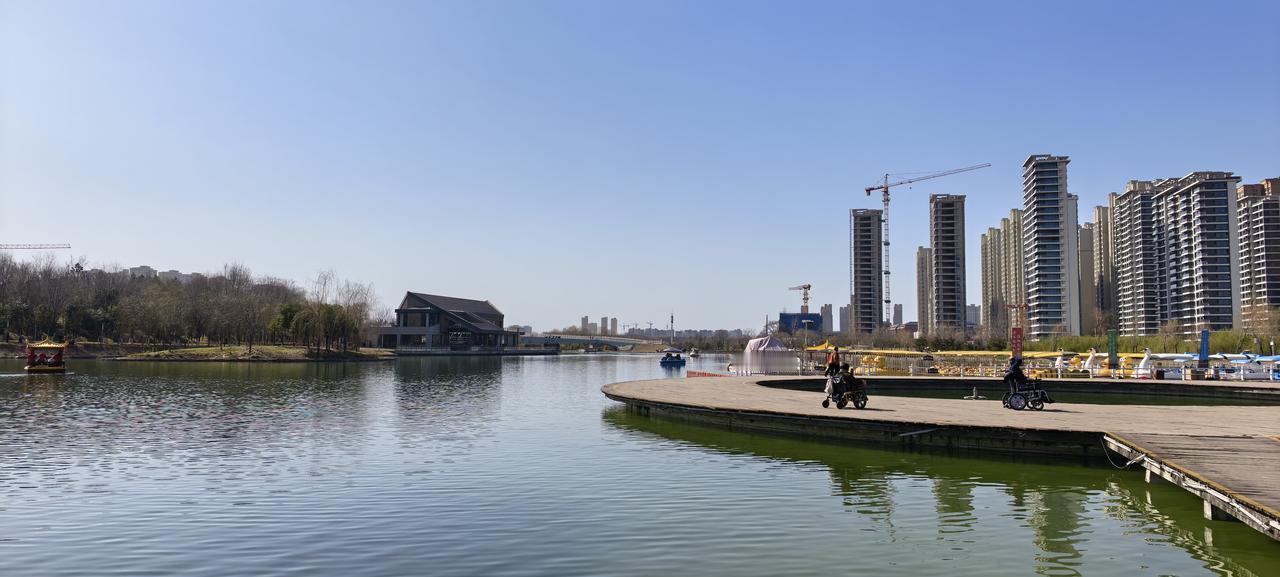 如果不缺钱，你还会工作吗当然是不会，工作是为了更好的生活。生活已经无忧无虑了，那