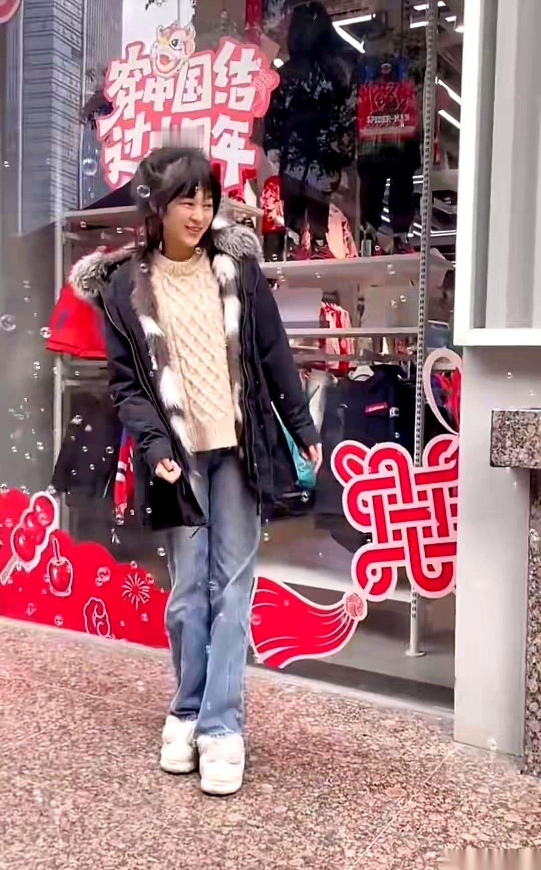 一个河南小伙，揣着八万八的红包，一脚油门干到了一千多公里外的重庆合川。
就为了跟