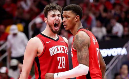 双喜临门！12月3日，火箭又迎来2个利好消息。
 
对刚输掉一场比赛的休斯顿火箭