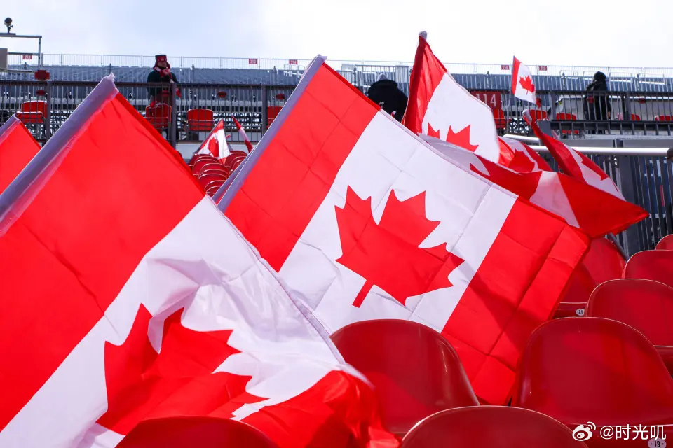 近5万美国人排队申请入籍加拿大CNN曝出大新闻，近5.1万美国人排队申请入籍加拿