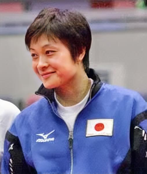 历届乒乓球亚锦赛女单10位赢家
 
1. 何智丽（小山智丽）：4冠

​2. 曹