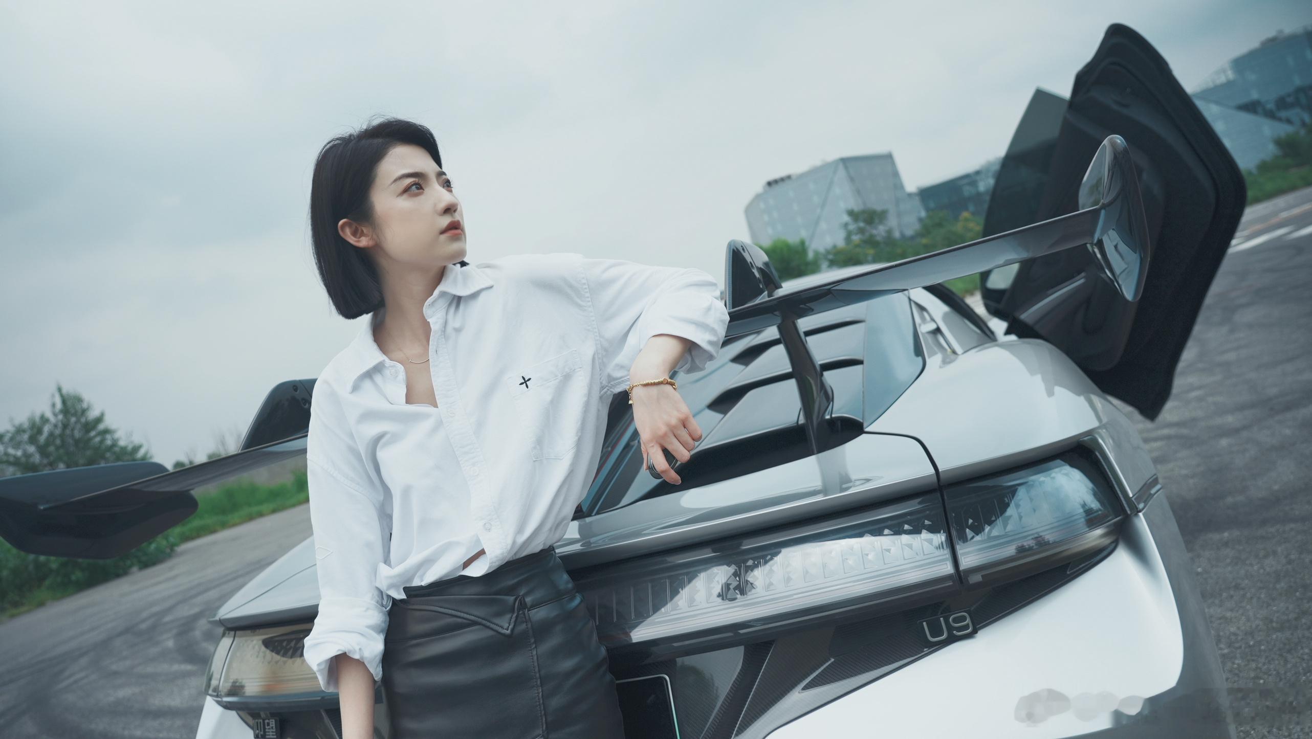 一周已过半，再加把劲儿！打卡工作照[给你小心心]仰望U9🩶🤍 ​​​