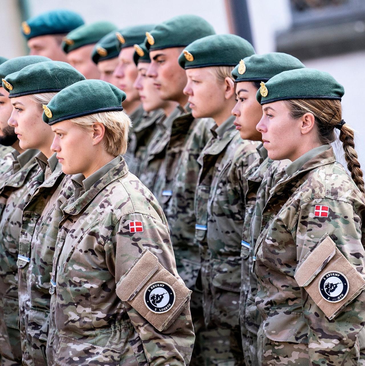 丹麦称格陵兰军演针对俄罗斯而不是美国。
1月16日，CNN记者在丹麦军舰“克努德