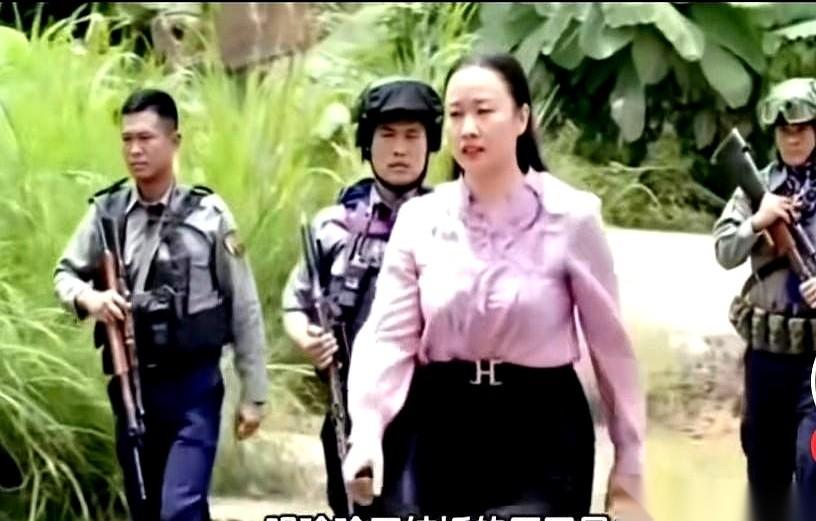 那个叫明珍珍的女魔头，账总算是结了。
法槌落下那一下，不是给她一个人的，是给背后