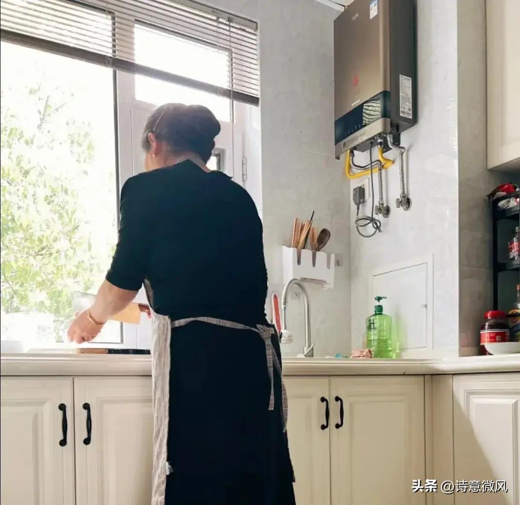 65岁一个人住了五年，有人问我孤不孤单，说实话，我现在连做饭都觉得是一种享受。一