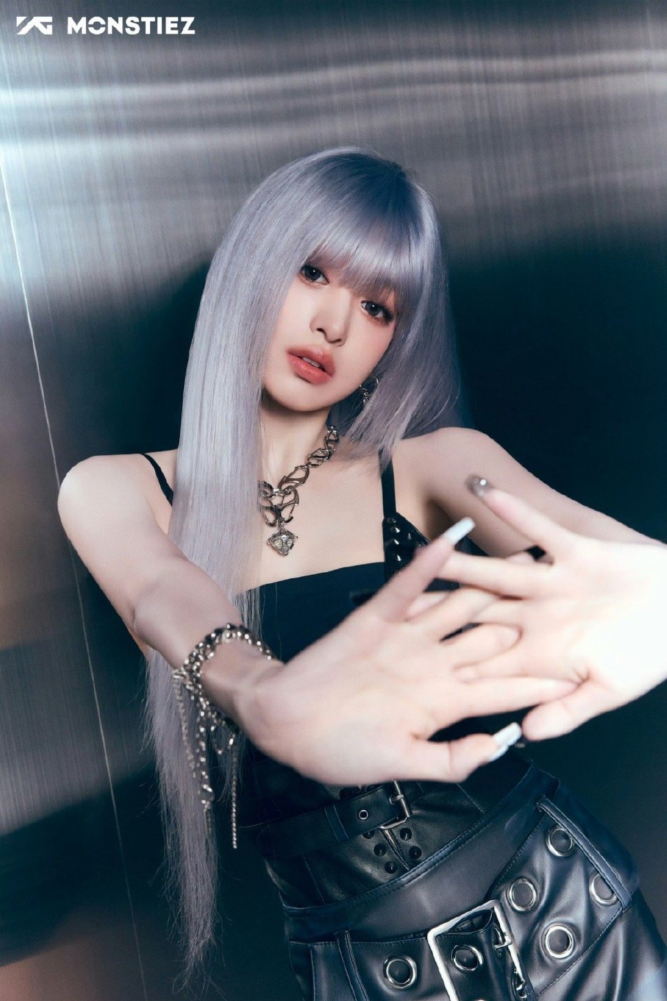 BABYMONSTER [WE GO UP] ALBUMBEHIND PHOTO