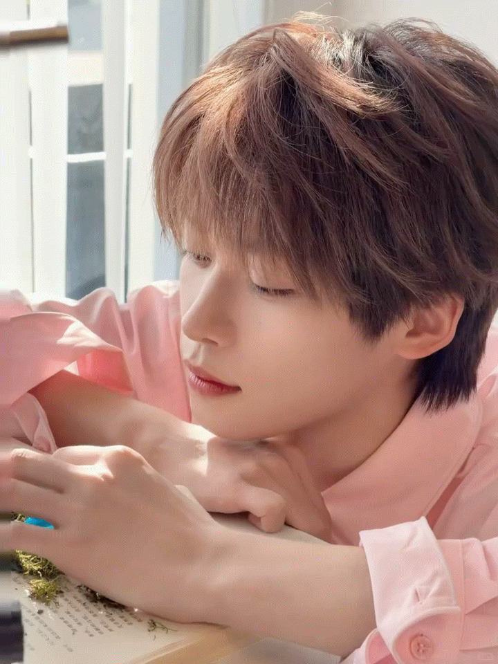 梓渝cha了gameboy梓渝这小子可真帅，昨天和他的粉丝一直告白！真是互相奔赴