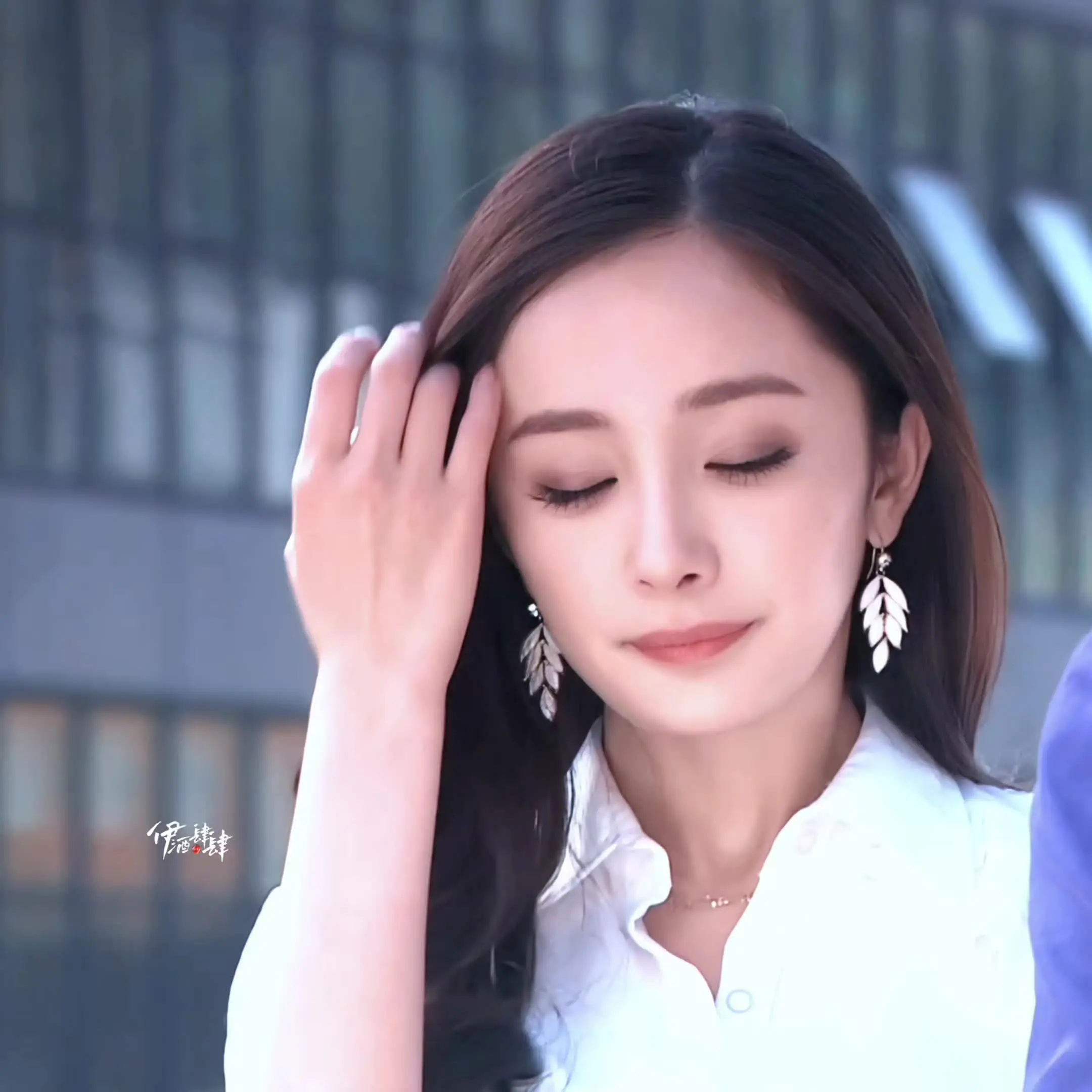 我爱她 她是我心中的那只雨蝶  冷笑和小白眼太帅