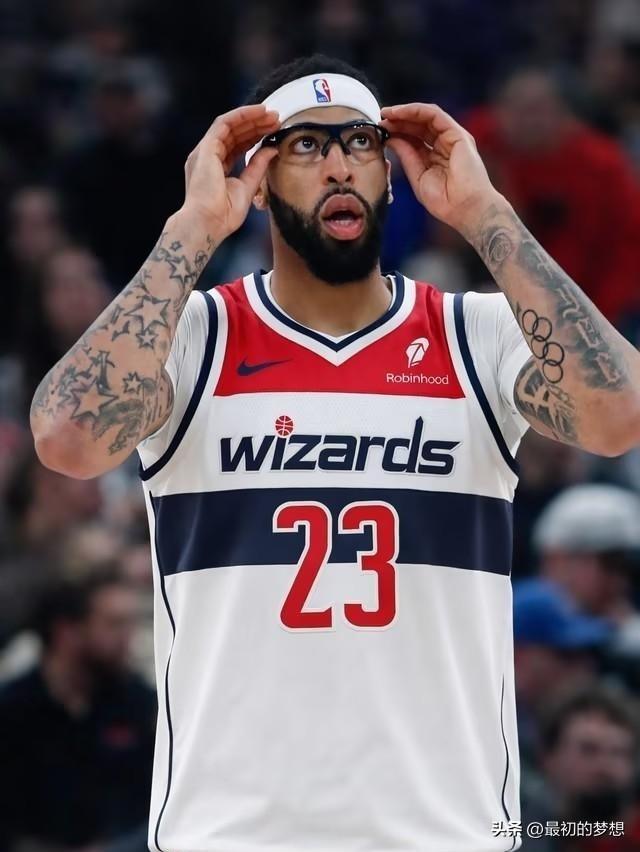 2020年湖人夺冠阵容现役还有谁？都发展的怎么样？

2020年湖人球员总决赛场