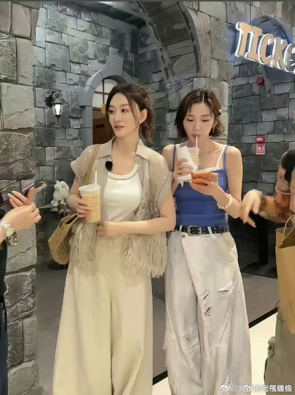 李小冉唐艺昕真变心愿便利贴了不想睡的星期五录制《不想睡的星期五》甜度满分，李小冉