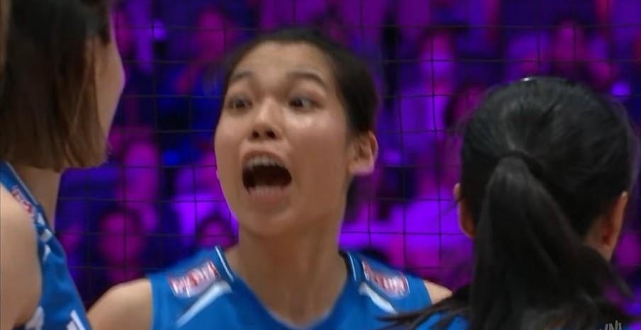 看了会儿中国女排对多米尼加。
输了，1:3。场面上看，问题挺明显的，一传不行，拦