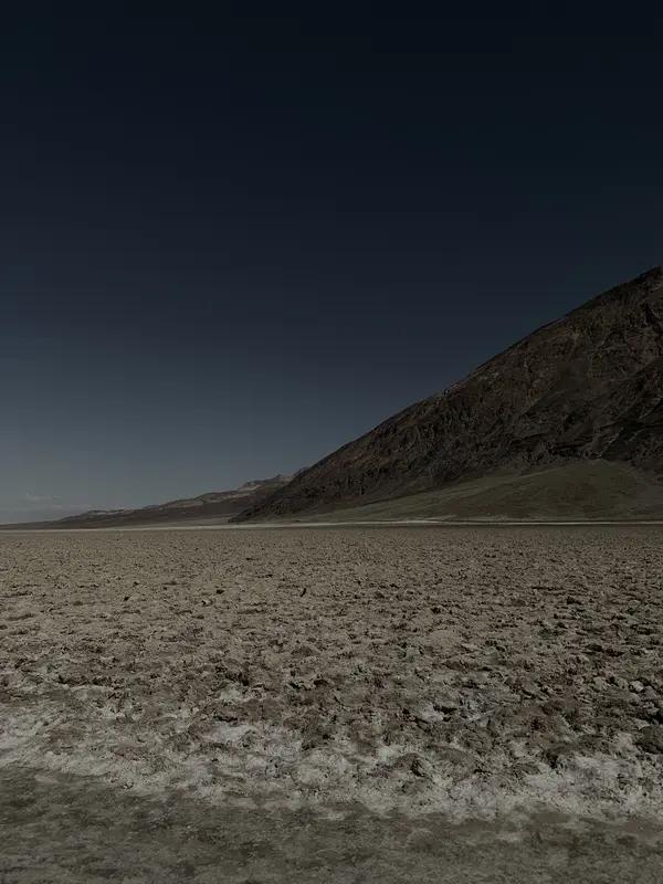 世界上最冷的地方，要数南极的沃斯托克站。这里曾测得-89.2℃的极端低温，简直能