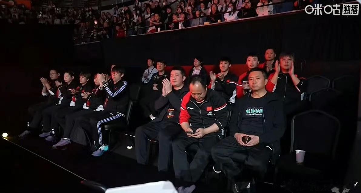 第一局王楚钦/孙颖莎🇨🇳9-11被林钟勋/申裕斌🇰🇷 ​​​抢了先，
国