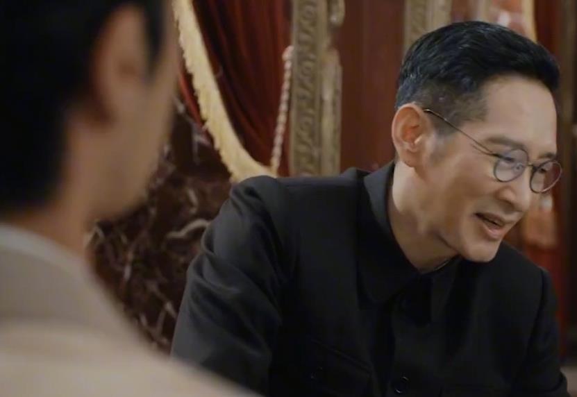 不得不承认，人情办事，还是得看70后。
前些天去拜访老丈人，本想拿些“上档次”的