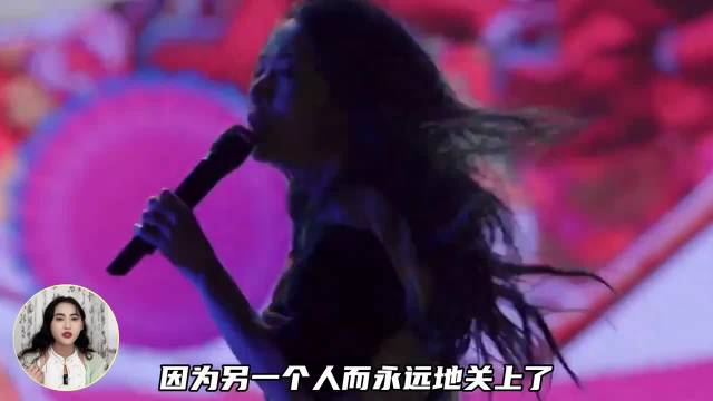 多年后，#田馥甄#在台上云淡风轻地唱着《演员》，镜头切给台下的#林俊杰#，他却红了眼眶，数次哽咽。一