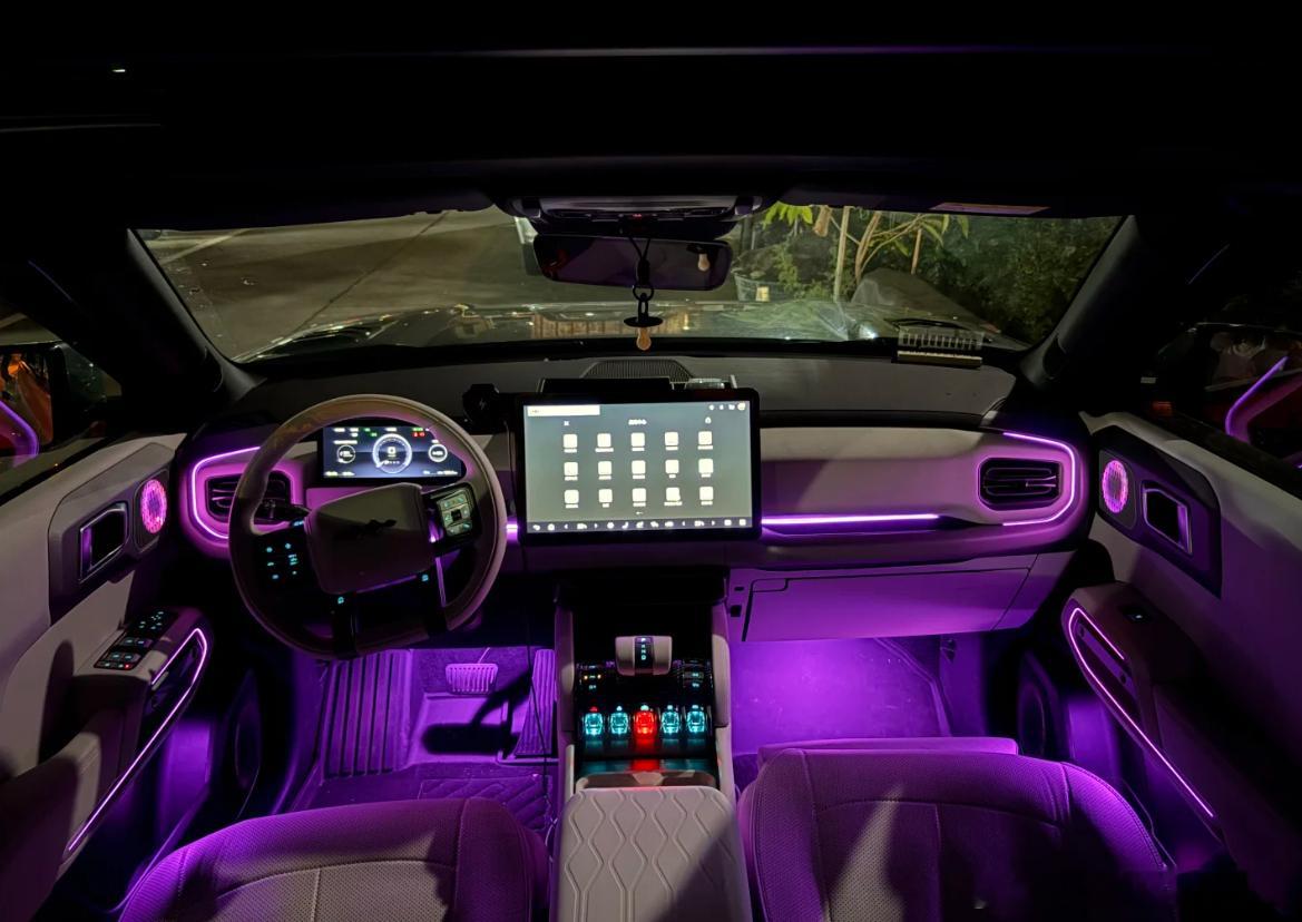 这种氛围灯开起车来，简直是一种享受！ ​​​