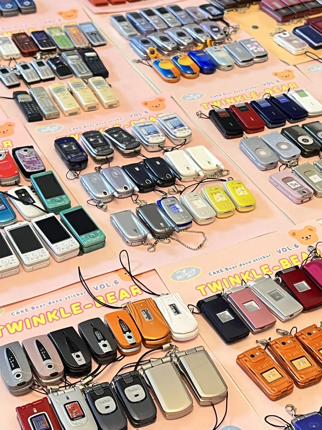 🍭·♡“。迷你翻盖手机挂件✨💭