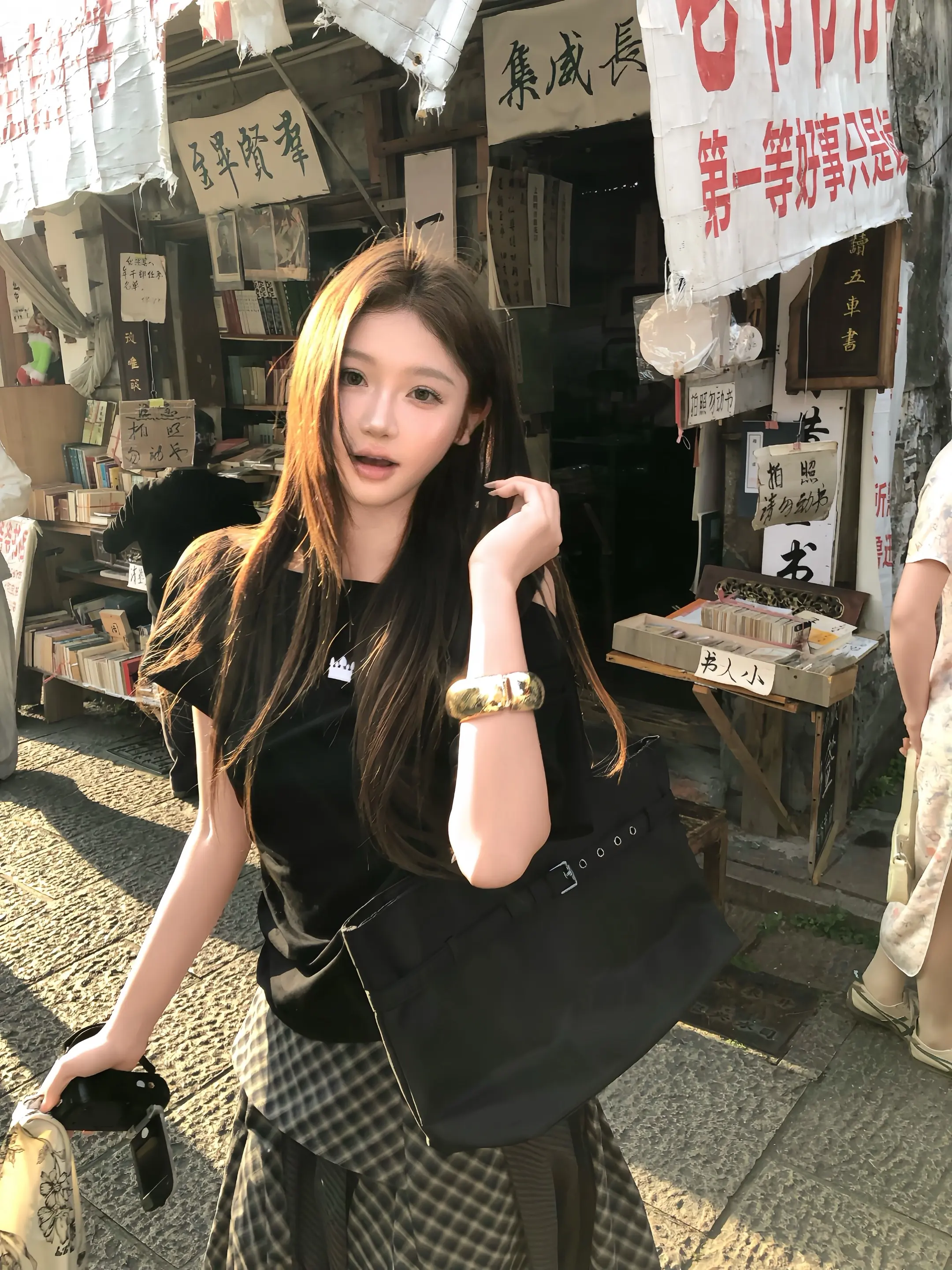 幸福从来都不需要大肆宣扬 当某一天看见那双眼睛变得像小时候一样爱笑更明...