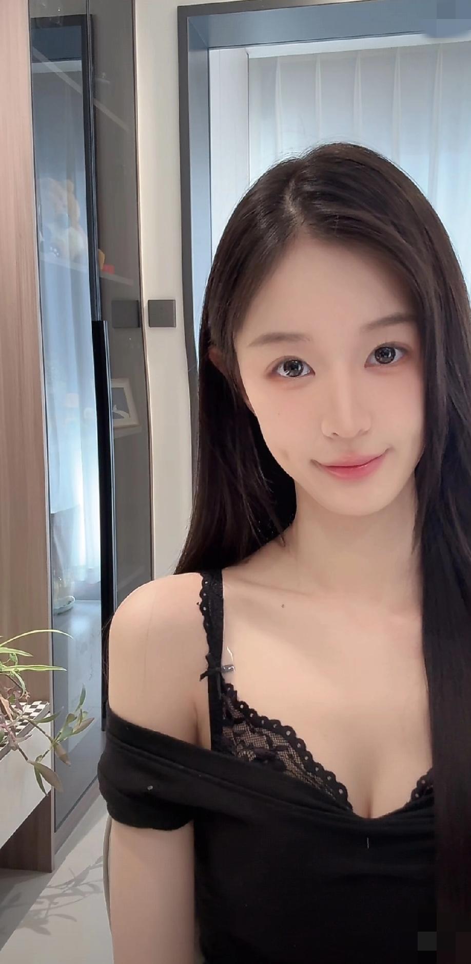 自拍什么样长相的女人最漂亮完美型女人 美女