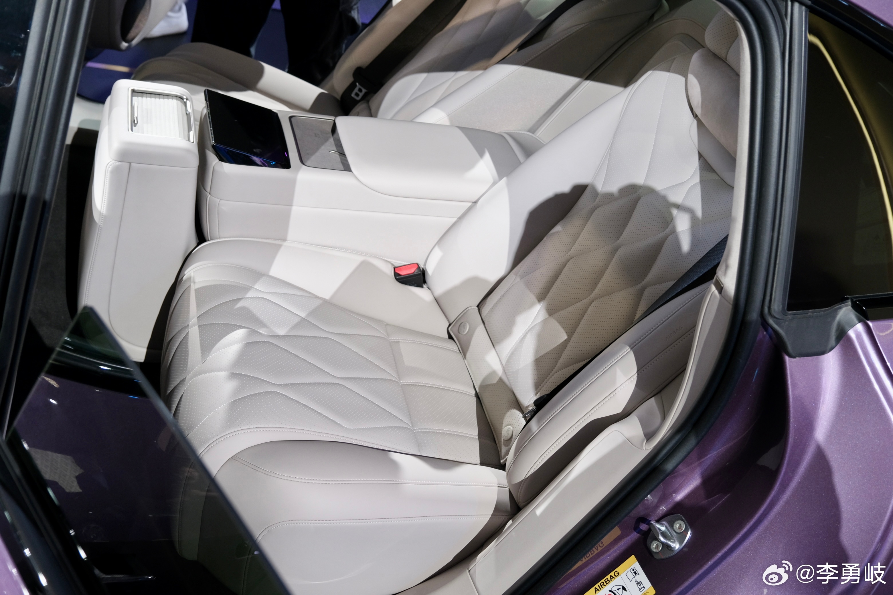 搭载华为最新896线激光雷达，起步即是百万级配置！昊铂A800正式上市，限时16