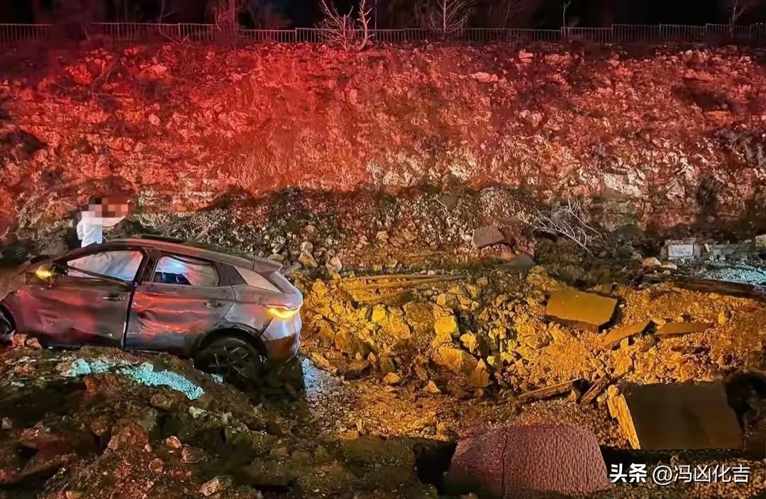 我以为比亚迪唐都够硬了，被大家称作为公路坦克。比亚迪元也不示弱。近日，比亚迪的一