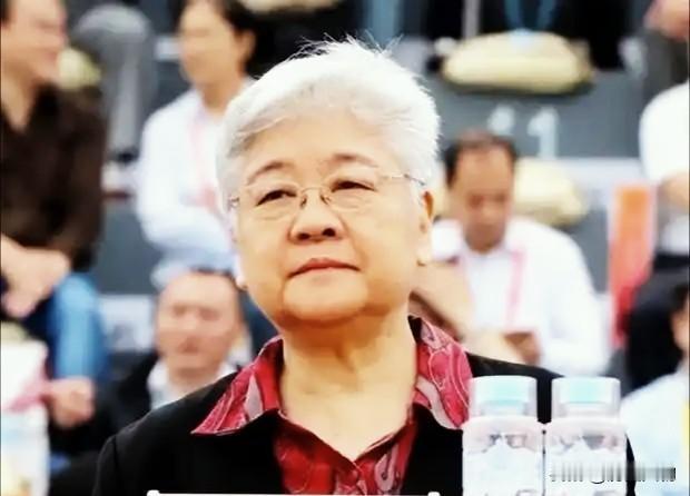 唐闻生回忆：至今想起与毛主席相处的岁月，那些场景仍清晰如昨。作为常年伴随在侧的英