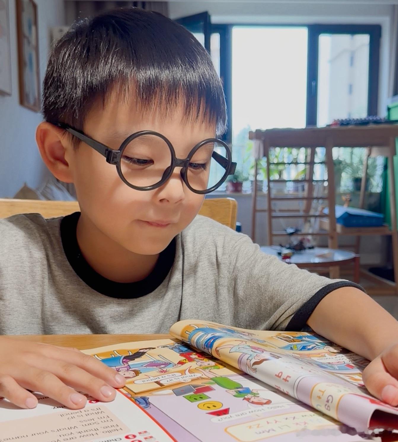 学霸的长相 