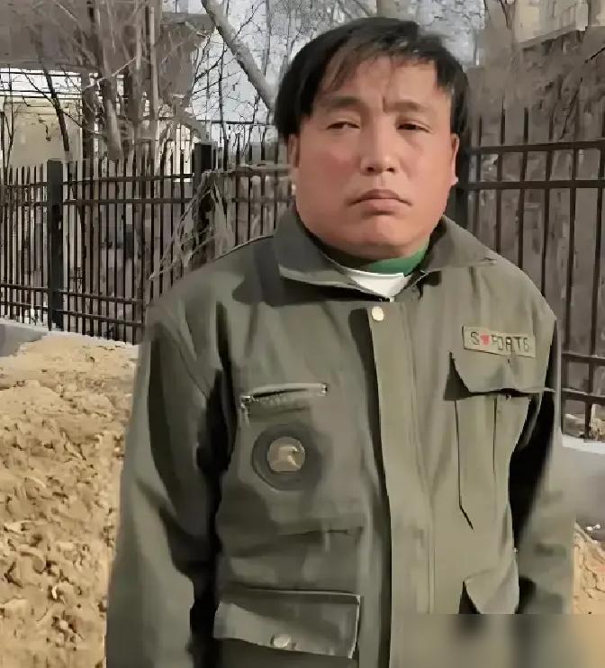 宋小宝当年要是没在赵本山面前撒泼打滚，估计演艺圈就没“方正”什么事了。

08年