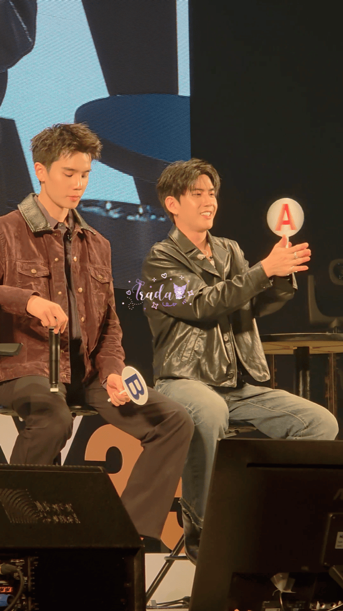 小脑袋瓜都挺灵光  一个创新  一个立马用上[柯基]260919  JimmyS