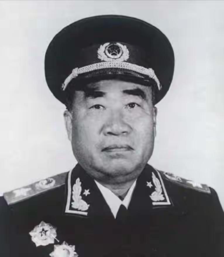 1950年地主家搜出欠条，落款朱德，朱德：让他本人来北京

这张泛黄的借条被翻出