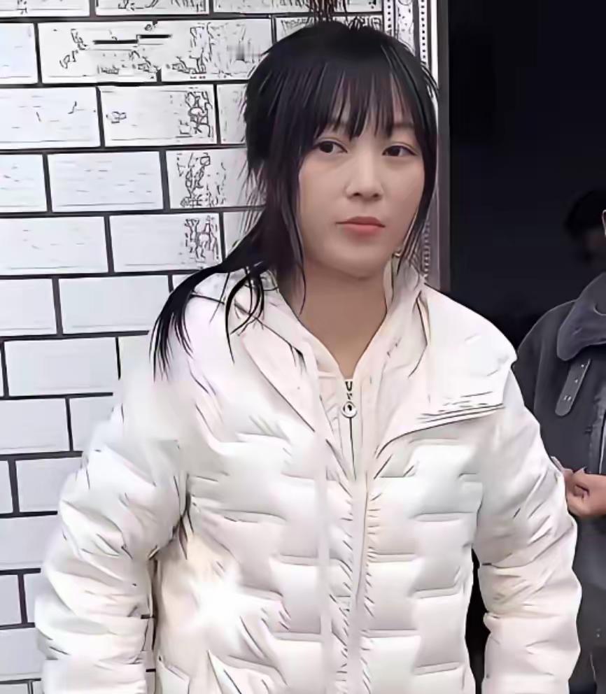 重庆合川“杀猪女孩”爆火3个月，官媒曝呆呆妹真实现状，打了多少人的脸

呆呆妹，