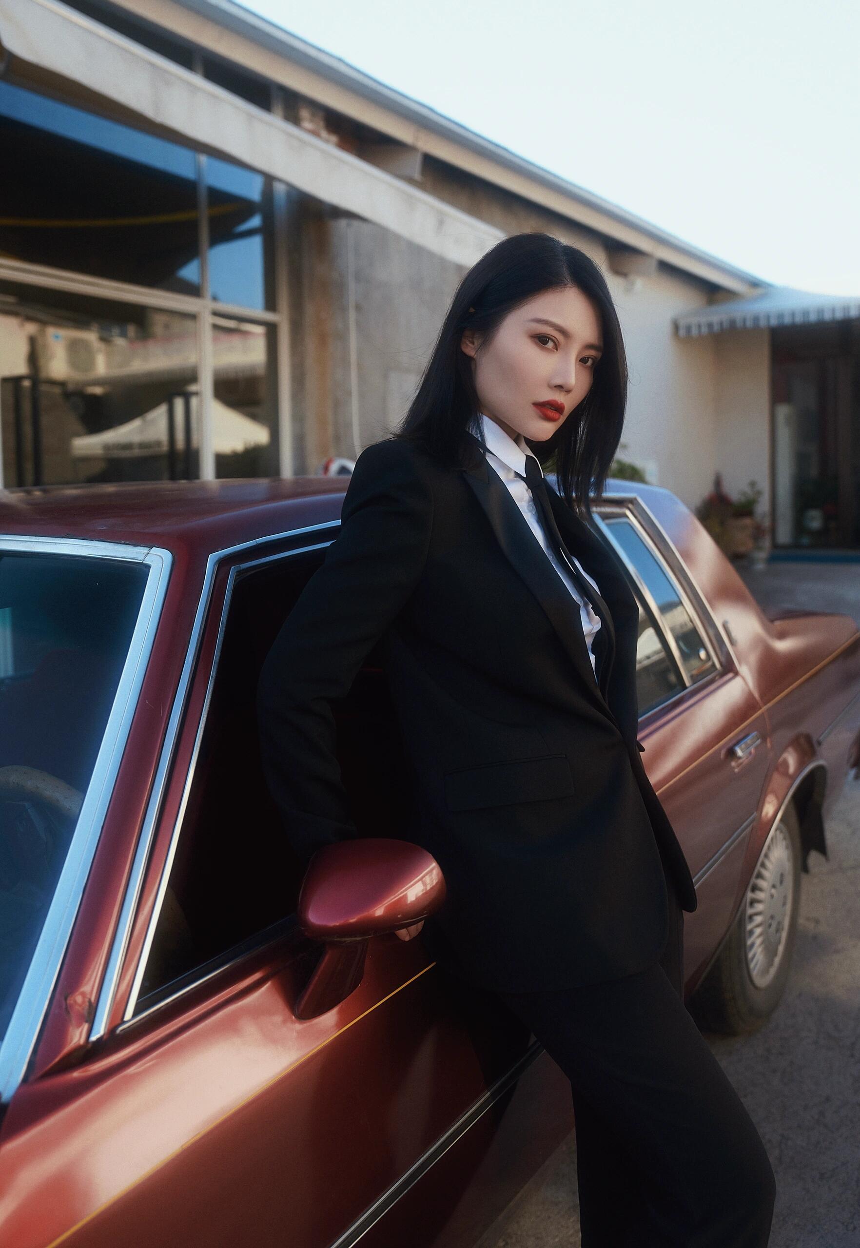 徐冬冬从来没特别瘦过徐冬冬真的是好有辨识度的美，大气的五官梦回港风美人时代 