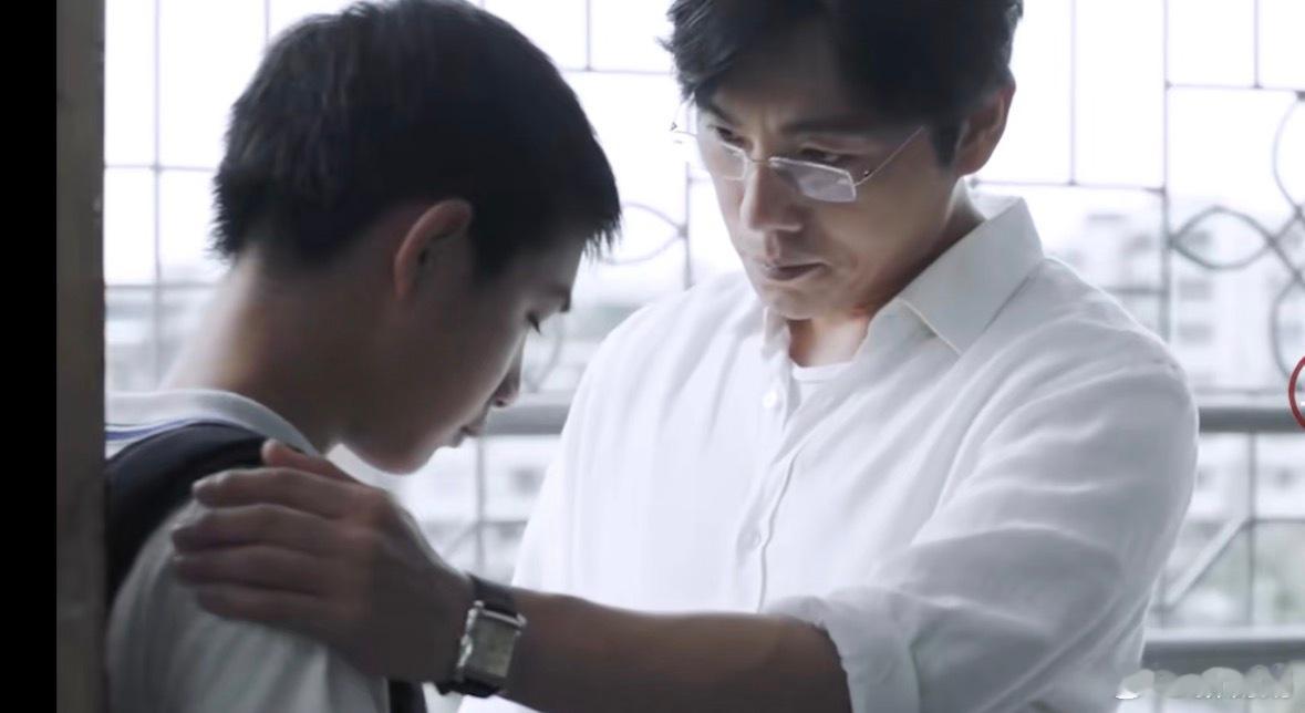 张东升来低智商犯罪也带不动没有严肃压抑的犯罪氛围，反倒全是轻松笑点。反派想法简单