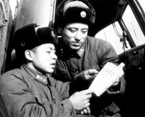 1962年，雷锋被木杆砸中头部不幸牺牲！40年后，现场鉴定人说出了事故细节：难以