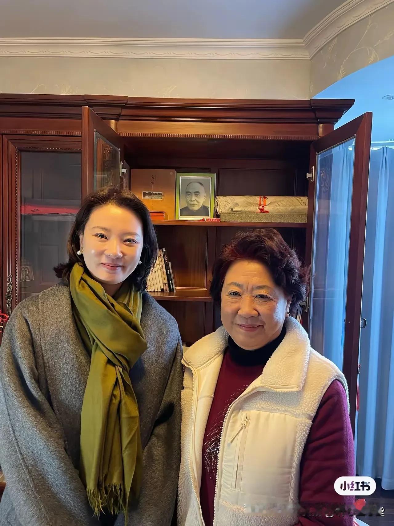 刘芳菲拜访庞叔令，为此前节目不严谨致歉！南京博物院 
央视还是有格局！[赞][赞