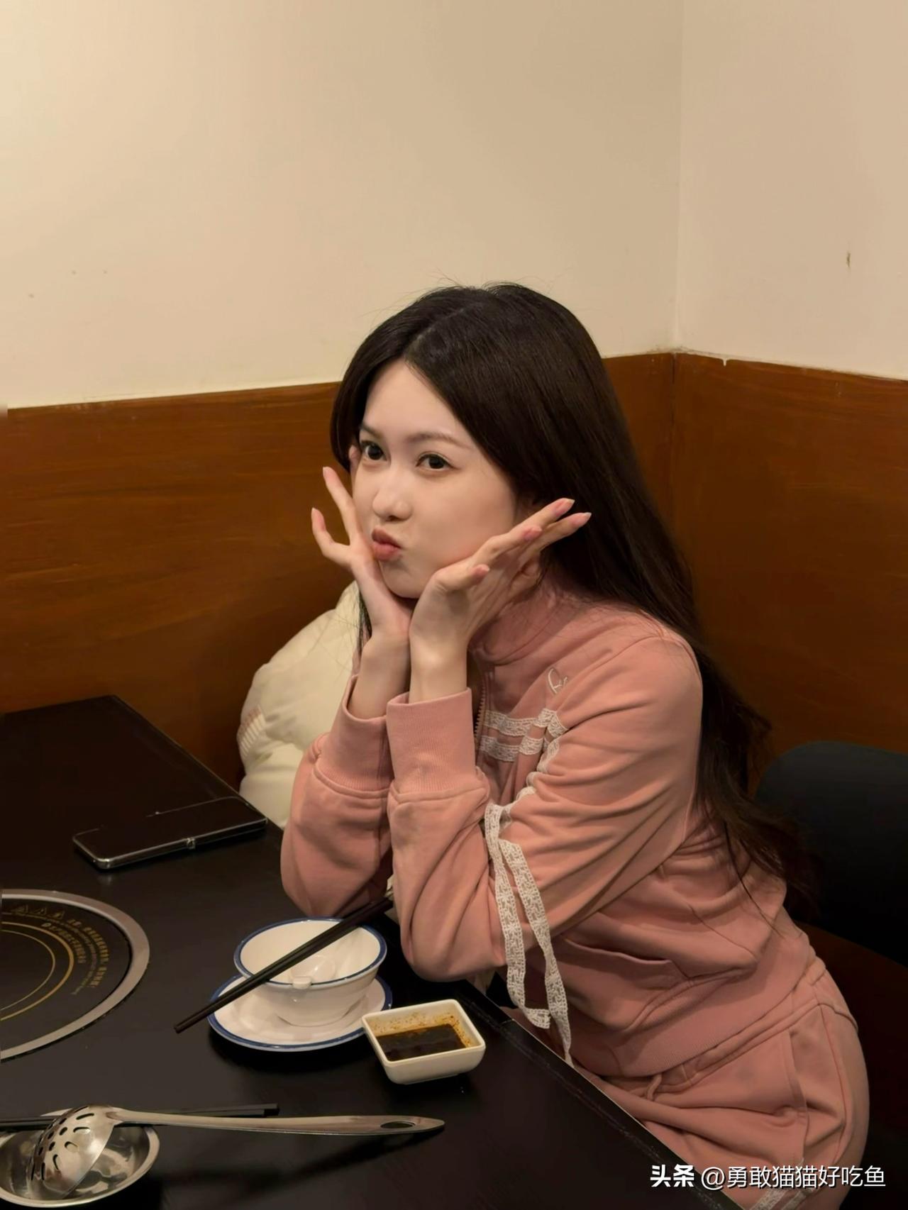 陆婷玉分享图片