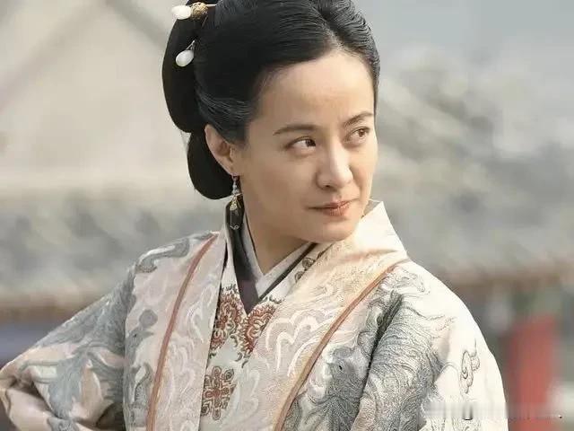 都说一个成功的男人背后一定会有一个伟大的女人，朱元璋的发妻马皇后于他而言是一生中