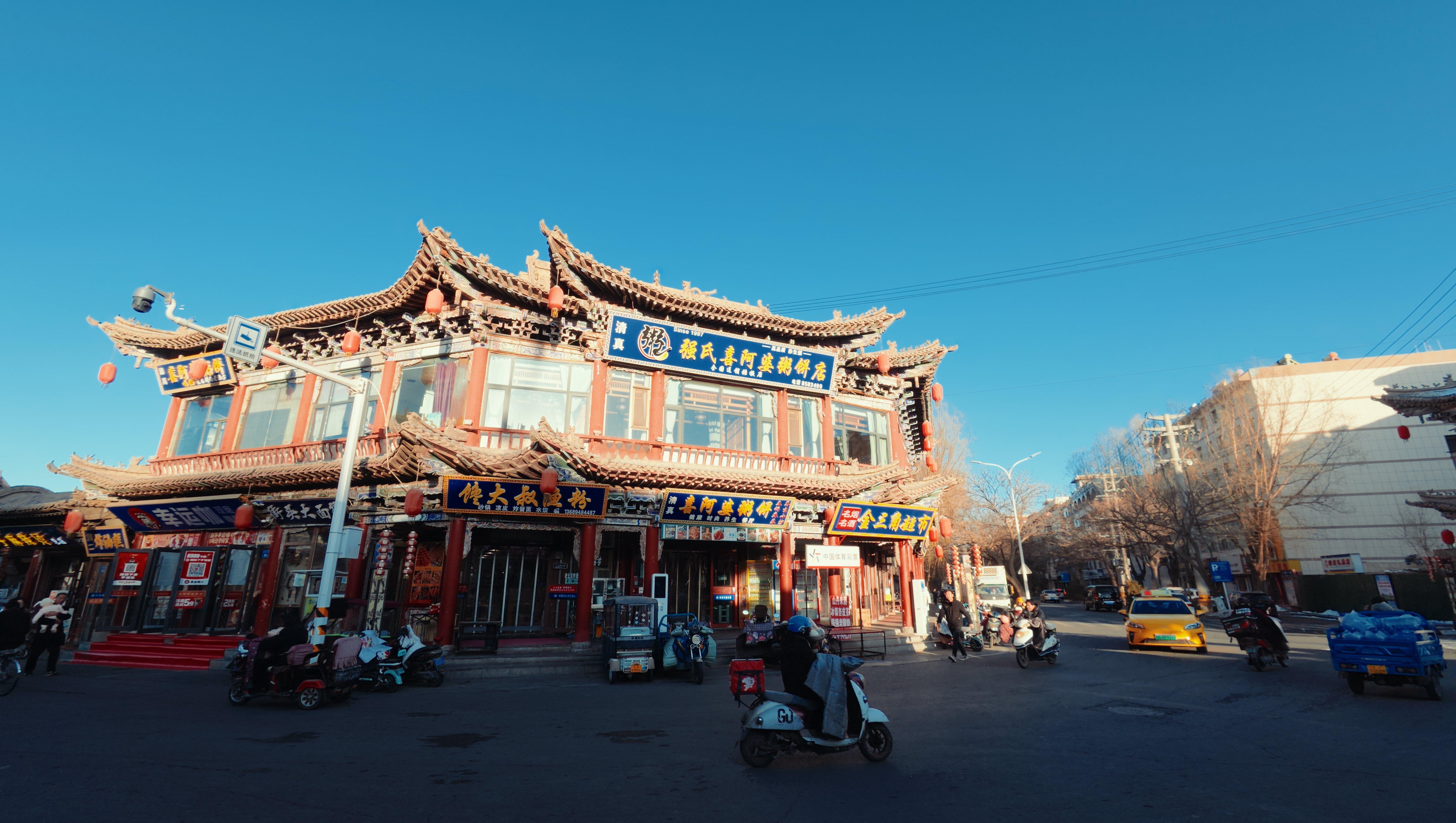 下午五点带着『大疆Action6』出门到老城区溜达，实在想不到什么出片的地方，就