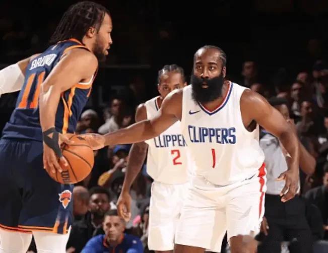哈登快船首秀！全场得到17分3篮板6助攻1抢断！

今天NBA常规赛快船客场对阵
