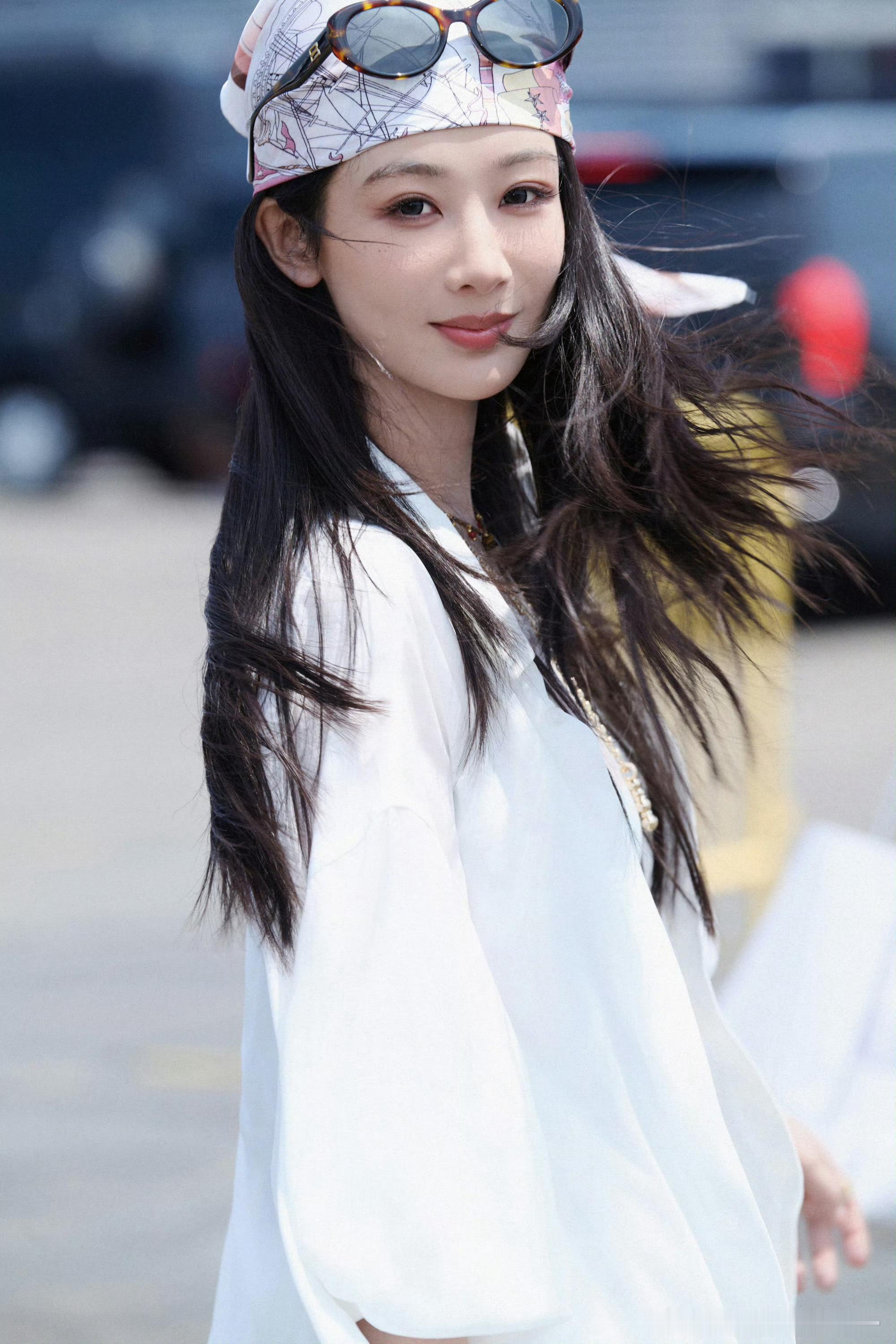 杨紫玉兰花开君再来 yz杨紫董竹君 从少女阿媛到实业家董竹君，角色跨度尽显张力，