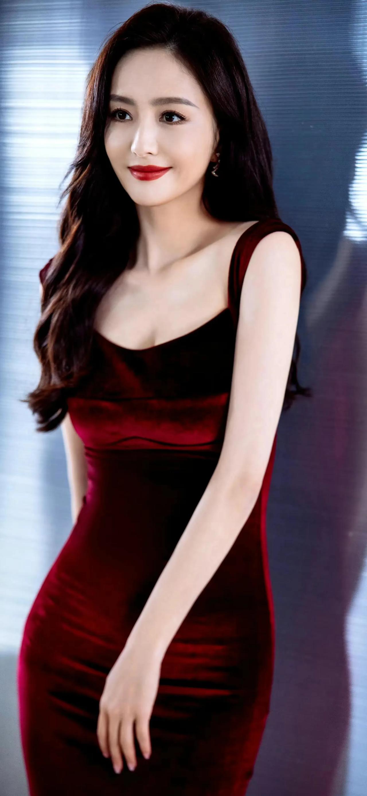 #女明星高清美图# #女明星谁最美# #惊艳女神# #佟丽娅#