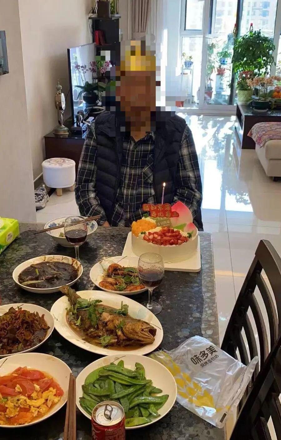 金钱面前，亲情到底值多少？北京一名女子掏5.8万给父亲买房，父亲十分感动，特意写