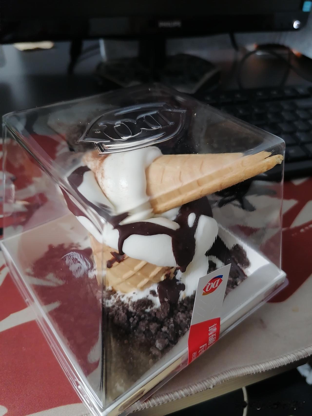 六一儿童节…四十周年纪念日快乐！简单的快乐就是童心未泯：偶然发现两只啄水的小鸟，
